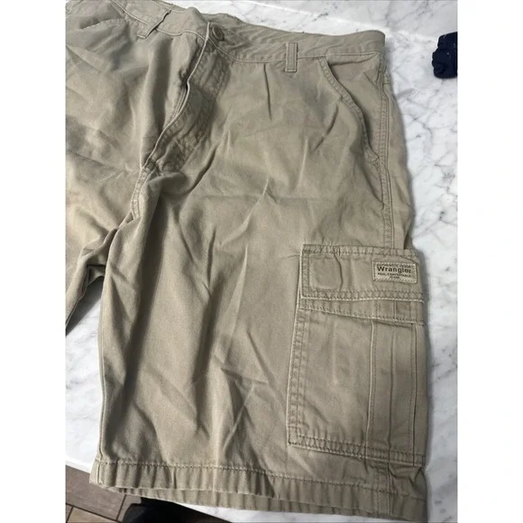 Wrangler Cargo Shorts Mens 34 60BPWGR Khaki Ripstop Outdoor Hiking - Picture 3 of 14
